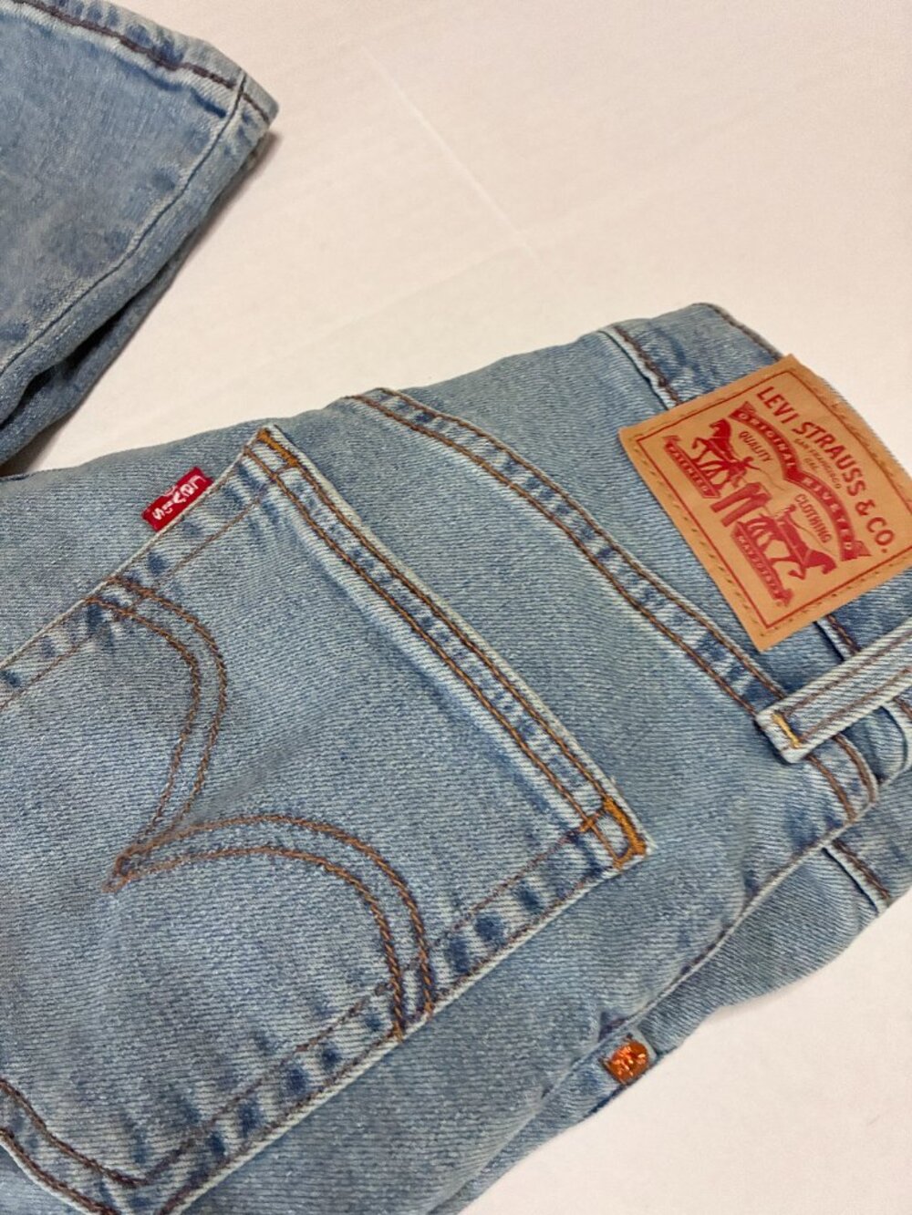Levi's Ribcage Straight Ankle Jeans Button Fly - W27 L32 - Light Wash - Picture 9 of 10